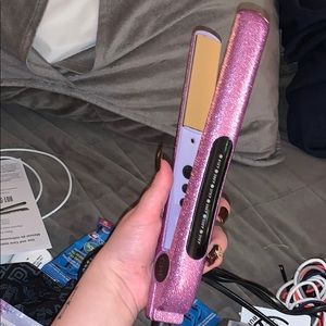 CHI 1 inch straightener brand new